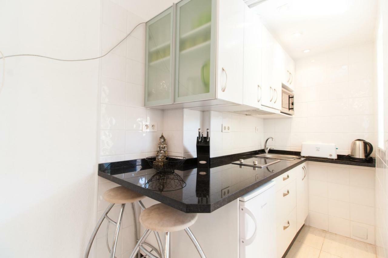 Hotel Apartamento Pyr Fuengirola Private Sunny Pool Side ภายนอก รูปภาพ
