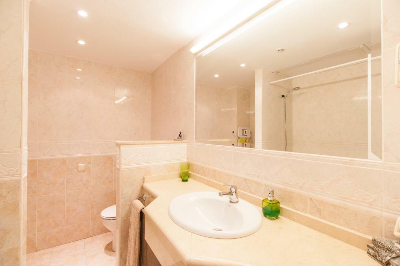 Hotel Apartamento Pyr Fuengirola Private Sunny Pool Side ภายนอก รูปภาพ