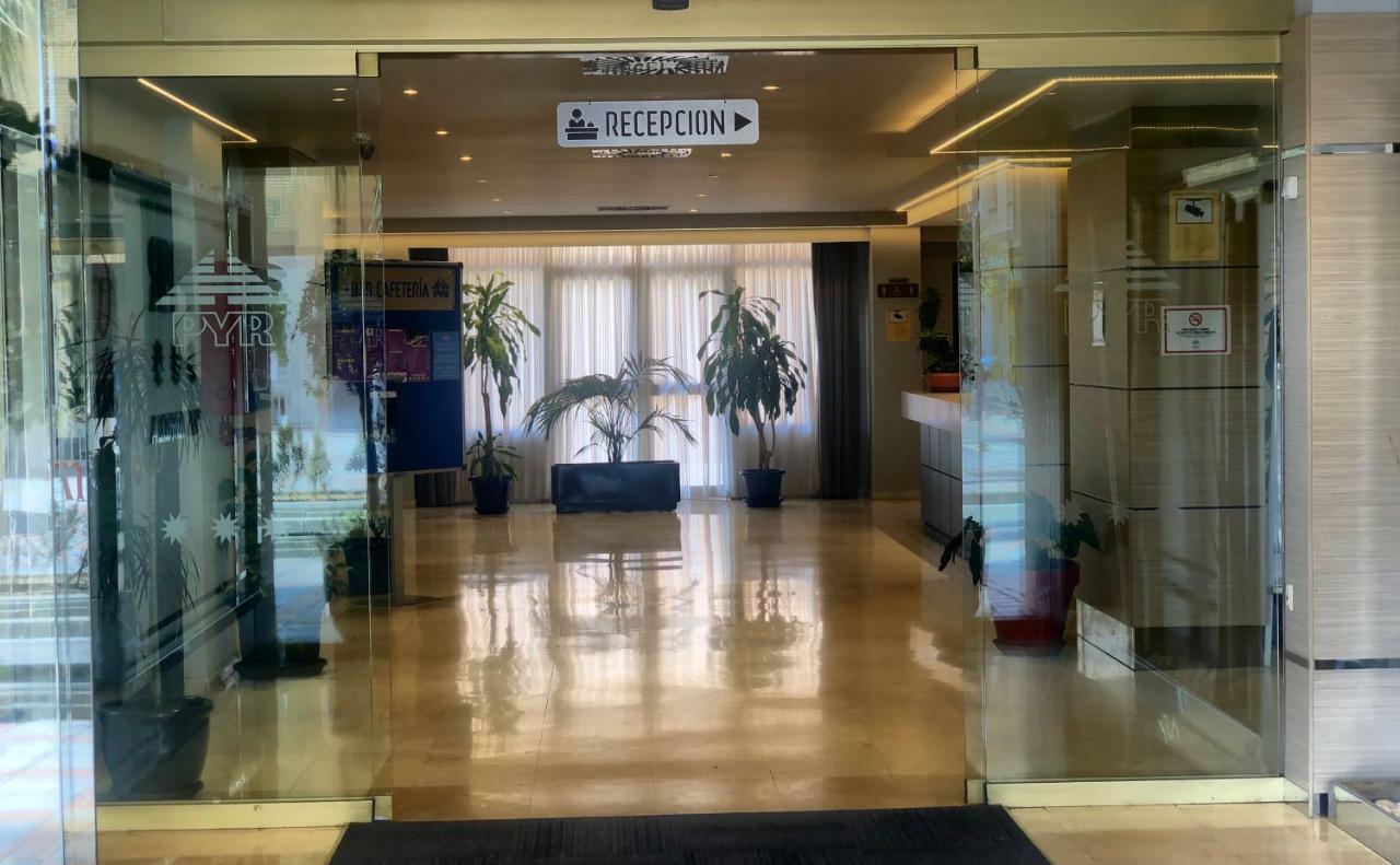 Hotel Apartamento Pyr Fuengirola Private Sunny Pool Side ภายนอก รูปภาพ